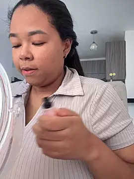 Snapshot of XMara chatting on October 30, 2025, 5:02 pm XMara online show from October 30, 2025, 5:02 pm