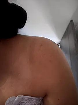 Snapshot of XMara chatting on November 19, 2025, 6:08 pm XMara online show from November 19, 2025, 6:08 pm