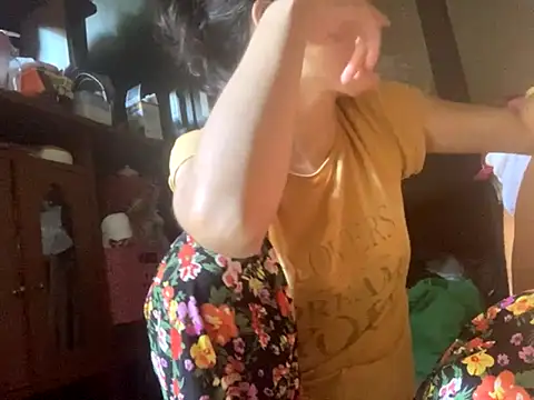 lilithanderson online show from September 25, 2025, 5:27 pm