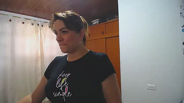 Snapshot of wandarubio chatting on February 2, 2025, 10:06 pm wandarubio online show from February 2, 2025, 10:06 pm