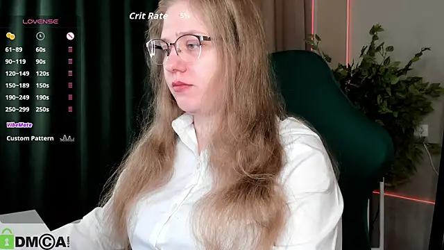 Snapshot of Megan_Violer chatting on May 4, 2026, 5:31 pm Megan Violer online show from May 4, 2026, 5:31 pm