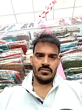 Snapshot of absoluteright chatting on December 10, 2024, 6:01 am absoluteright online show from December 10, 2024, 6:01 am