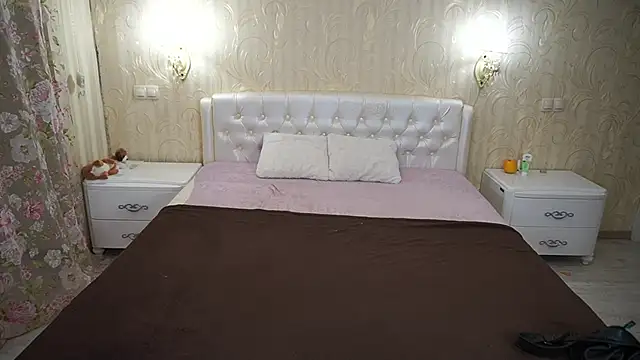 LunaaMayy online show from November 1, 2025, 4:20 pm