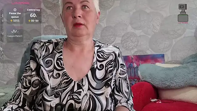 Snapshot of NicoleOlla chatting on May 19, 2026, 1:33 am NicoleOlla online show from May 19, 2026, 1:33 am