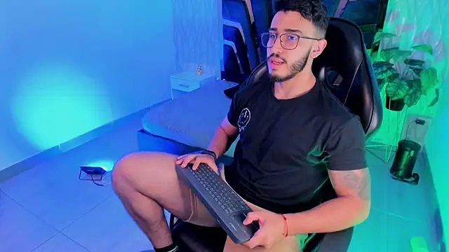 Liam Kleiin online show from December 4, 2025, 11:30 am