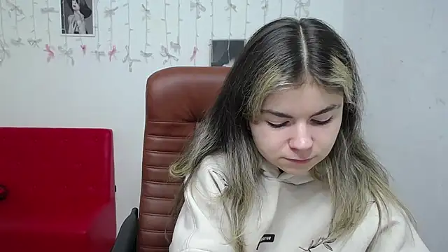 TinaRedly online show from January 13, 2026, 6:24 pm