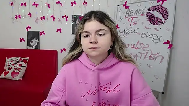 TinaRedly online show from March 22, 2026, 6:22 pm