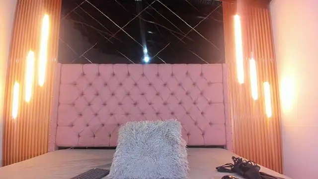 AinaPink online show from February 18, 2026, 10:22 am