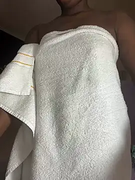 kellya  online show from February 2, 2025, 10:24 am