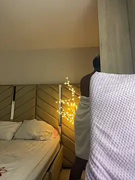 kellya  online show from February 2, 2025, 11:00 pm