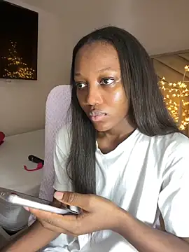 kellya  online show from February 7, 2026, 10:46 pm