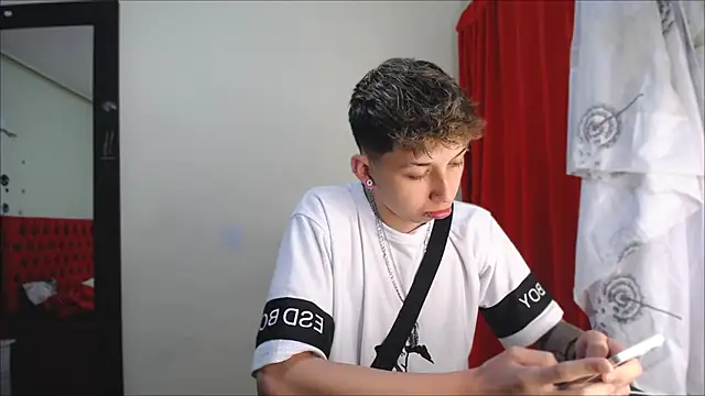  Thomas hot  online show from January 7, 2025, 3:35 am