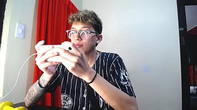  Thomas hot  online show from January 30, 2025, 3:29 pm