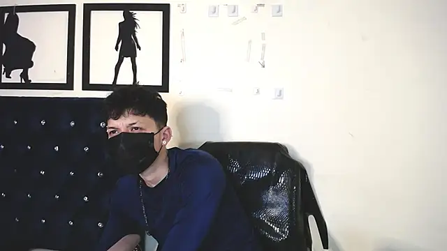  Thomas hot  online show from October 4, 2025, 2:42 am