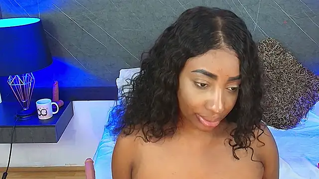 charlottebrowns  online show from February 14, 2025, 6:40 pm