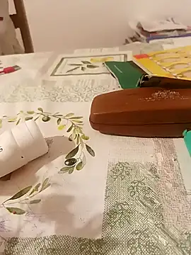 maleesa online show from September 20, 2025, 6:42 pm