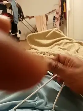 maleesa online show from November 4, 2025, 2:54 am