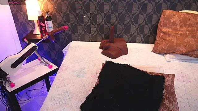 Snapshot of SharomRoss chatting on November 22, 2025, 7:35 pm SharomRoss online show from November 22, 2025, 7:35 pm