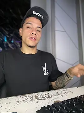 Osiiriis online show from March 2, 2025, 3:24 am