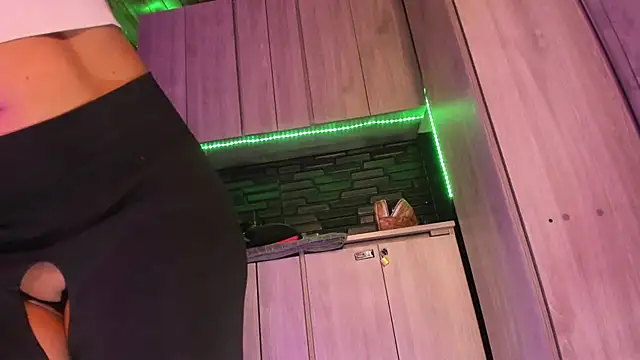 LaureenHills online show from March 24, 2026, 2:38 am