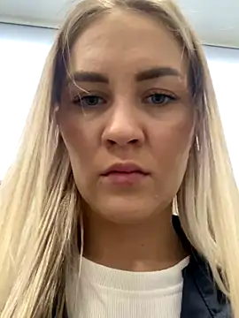 DreamGirl-777 online show from December 3, 2024, 5:42 am