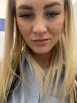 DreamGirl-777 online show from December 10, 2024, 7:47 am