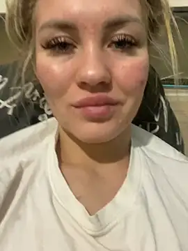 DreamGirl-777 online show from December 19, 2024, 2:45 am