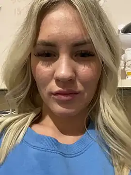 DreamGirl-777 online show from December 24, 2024, 3:58 pm