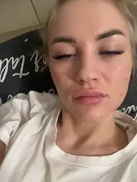 DreamGirl-777 online show from January 19, 2025, 10:06 am