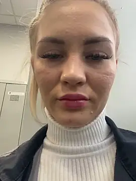 DreamGirl-777 online show from February 17, 2025, 4:42 am