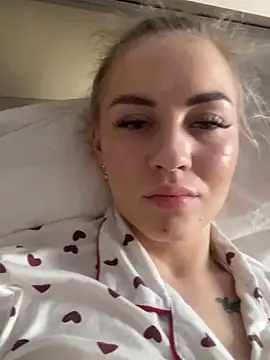 DreamGirl-777 online show from February 19, 2025, 1:06 pm