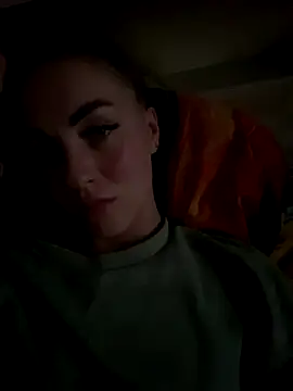 DreamGirl-777 online show from September 17, 2025, 2:52 pm