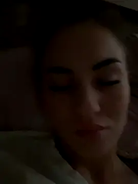 DreamGirl-777 online show from November 9, 2025, 8:01 am