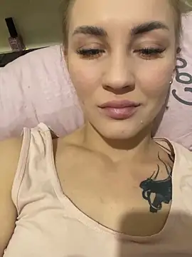 DreamGirl-777 online show from November 22, 2025, 11:31 am