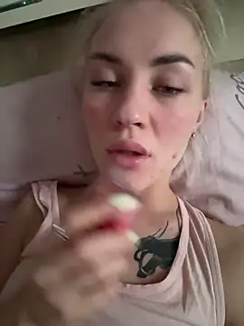 DreamGirl-777 online show from December 2, 2025, 9:36 am