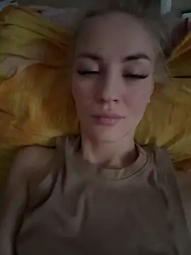 DreamGirl-777 online show from December 18, 2025, 10:54 am