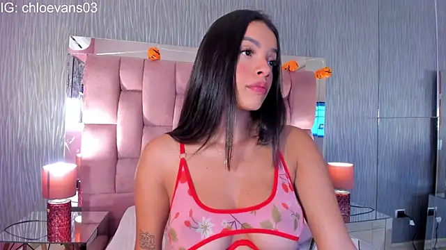 Chloe evans   online show from November 6, 2025, 11:55 am