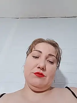 EmmaQueen4 online show from May 13, 2026, 8:01 am