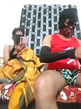 Snapshot of sexycouplemh09 chatting on December 19, 2025, 2:46 pm sexycouplemh09 online show from December 19, 2025, 2:46 pm