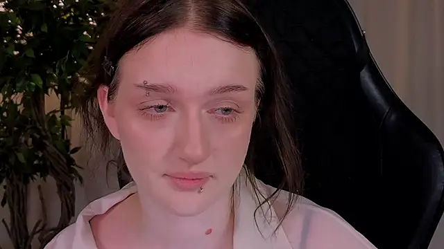 ELLIEJAY online show from November 23, 2025, 5:18 am