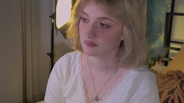 ELLIEJAY online show from March 20, 2026, 5:23 am