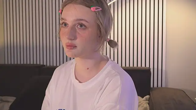 ELLIEJAY online show from April 23, 2026, 5:30 am