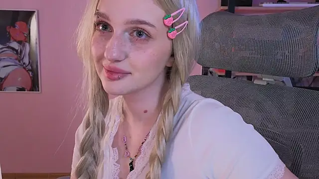 ELLIEJAY online show from April 25, 2026, 5:21 am