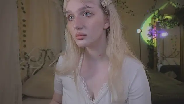 ELLIEJAY online show from July 29, 2026, 5:38 am