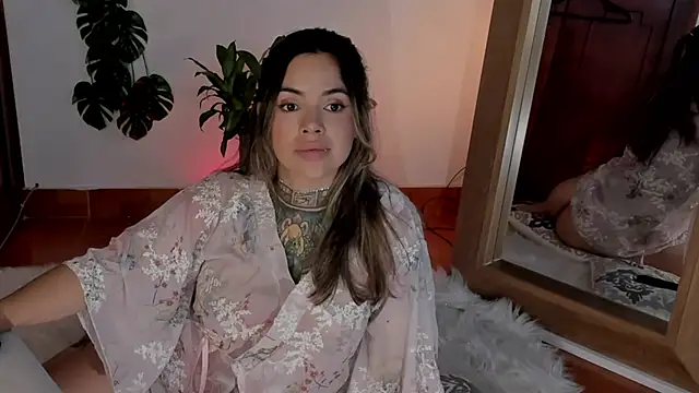 yandracelisofficial online show from February 25, 2025, 1:20 am