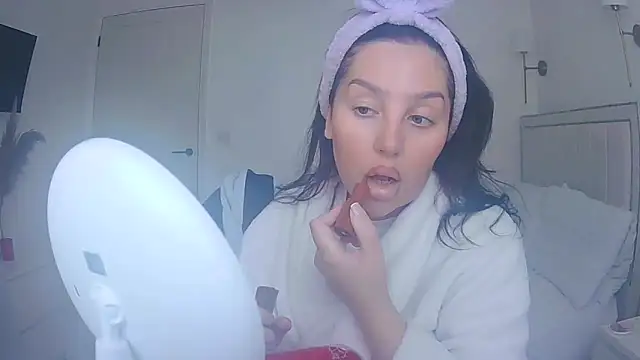 Snapshot of magical_mia chatting on May 12, 2026, 9:50 am magical mia online show from May 12, 2026, 9:50 am
