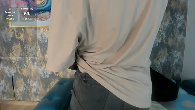 MonicaSchwartz online show from November 26, 2025, 7:59 pm