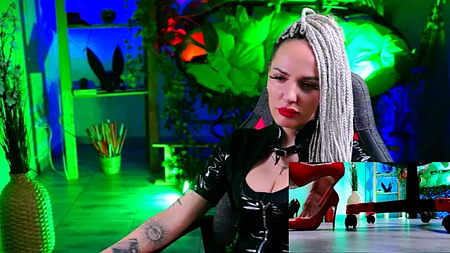 Snapshot of MonicaMaxwel chatting on March 17, 2025, 2:45 pm MonicaMaxwel online show from March 17, 2025, 2:45 pm