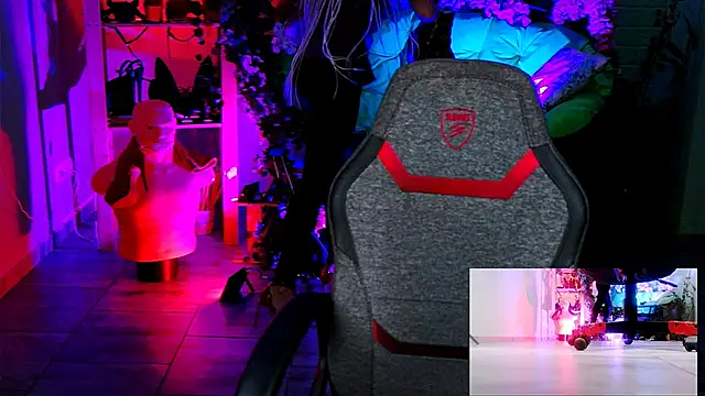 Snapshot of MonicaMaxwel chatting on November 7, 2025, 10:26 am MonicaMaxwel online show from November 7, 2025, 10:26 am