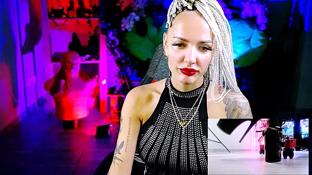 Snapshot of MonicaMaxwel chatting on November 9, 2025, 11:08 am MonicaMaxwel online show from November 9, 2025, 11:08 am